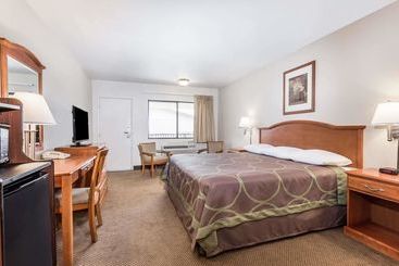 هتل Super 8 By Wyndham Tempe/asu/airport