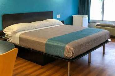 Motel 6daytona Beach, Fl  Speedway