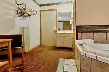 مُتل Americas Best Value Inn & Suites Thief River Falls