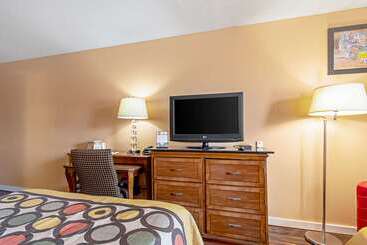 فندق على الطريق Econo Lodge