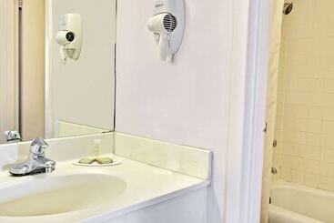 مُتل Magnuson Hotel Jacksonville Downtown