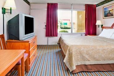 مُتل Magnuson Hotel Jacksonville Downtown