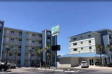 فندق على الطريق Sugar Sands Beachfront Hotel, A By The Sea Resort