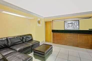 مُتل Super 8 By Wyndham Byron/south Macon