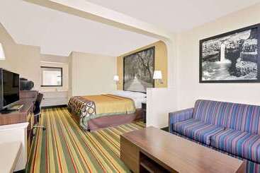 مُتل Super 8 By Wyndham Byron/south Macon