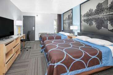 فندق على الطريق Super 8 By Wyndham City Of Moore