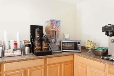 مُتل Super 8 By Wyndham Lewiston Auburn Area