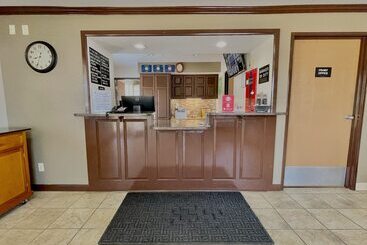 مُتل The Quincy Inn & Suites