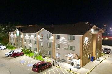 مُتل The Quincy Inn & Suites