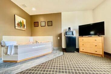 مُتل The Quincy Inn & Suites