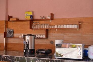 تختخواب و صبحانه Faith Homes