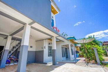 هتل Oyo 2903 Putri Residence Syariah