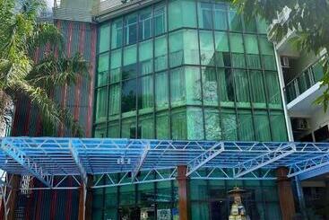 Supreme Hotel Yangon