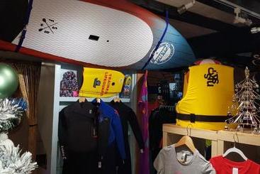 هتل The Sup Shack Wellington Inn