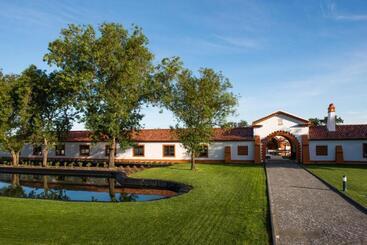 هتل Vila Gale Collection Alter Real   Resort Equestre, Conference & Spa