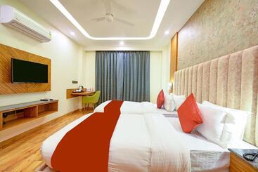 Fabhotel Soft Petals