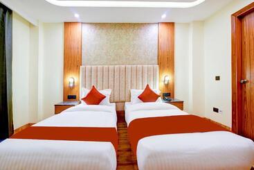 Fabhotel Soft Petals