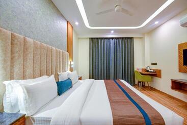 Fabhotel Soft Petals
