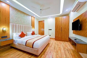 Fabhotel Soft Petals