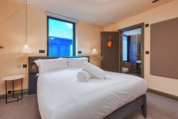 هتل Art B&b