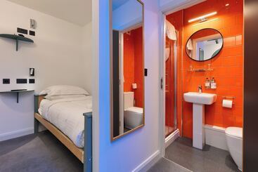 هتل Art B&b