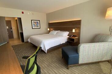 هتل Holiday Inn Express & Suites   Aurora, An Ihg