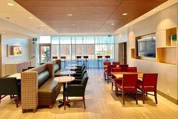 هتل Holiday Inn Express & Suites   Aurora, An Ihg