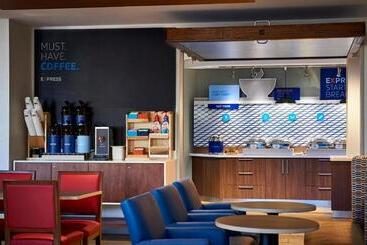 هتل Holiday Inn Express & Suites   Aurora, An Ihg