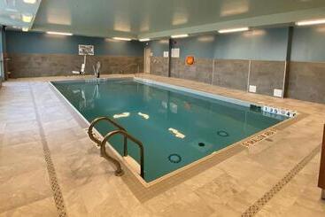 هتل Holiday Inn Express & Suites   Aurora, An Ihg