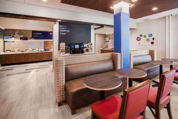 هتل Holiday Inn Express & Suites   Aurora, An Ihg