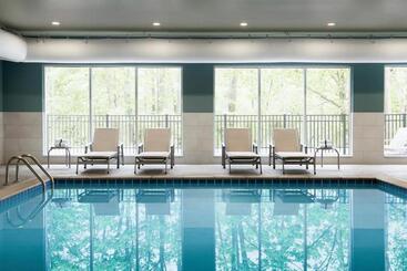هتل Holiday Inn Express & Suites   Aurora, An Ihg