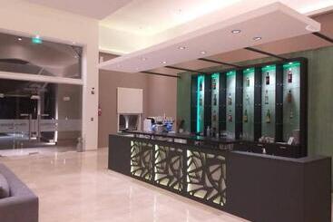 هتل Howard Johnson Plaza & Convention Center Spa La Plata