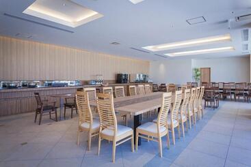 هتل Kariyushi Lch. Resort