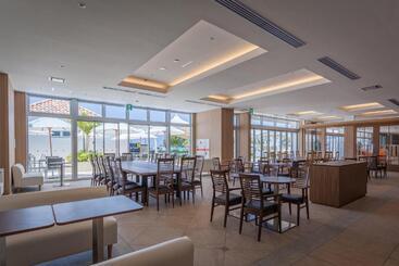 هتل Kariyushi Lch. Resort