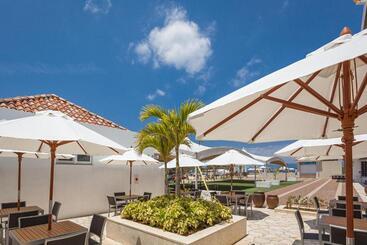 هتل Kariyushi Lch. Resort