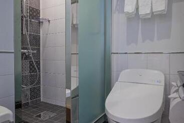 هتل Kariyushi Lch. Resort