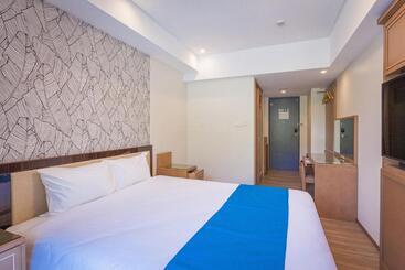 هتل Kariyushi Lch. Resort