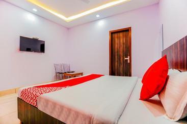 فندق Oyo 67933  Shrinath Bhawan