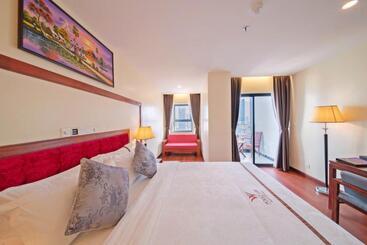Poulo Wai Hotel & Apartment