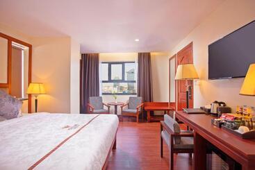 Poulo Wai Hotel & Apartment