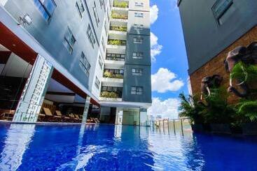 Poulo Wai Hotel & Apartment
