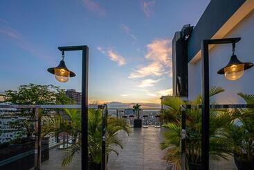 Poulo Wai Hotel & Apartment