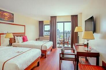 Poulo Wai Hotel & Apartment