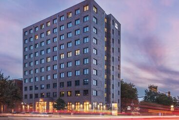 هتل Holiday Inn   The Niu, Bricks Hamburg Eppendorf, An Ihg
