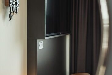 هتل Holiday Inn   The Niu, Bricks Hamburg Eppendorf, An Ihg