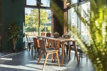 هتل Holiday Inn   The Niu, Bricks Hamburg Eppendorf, An Ihg