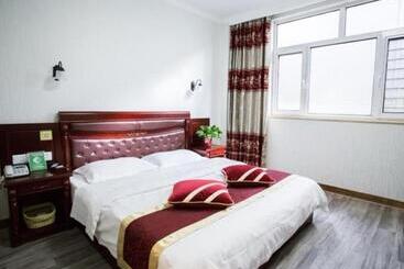 هتل Green Alliance Langfang Xianghe County Xiushui Street Pengda Furniture City