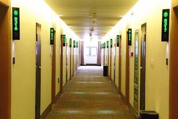 هتل Greentree Inn Luoyang Train Station Zhuangyuanhong Road