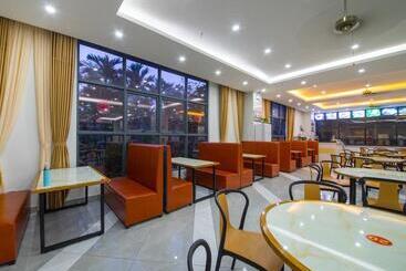 هتل Greentree Inn Qionghai Boao Railway Station Business