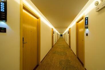 هتل Greentree Inn Qionghai Boao Railway Station Business
